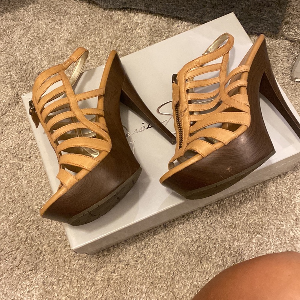 8.5 Jessica Simpson sandals in honey /tan. Used but in good condition. $30.
